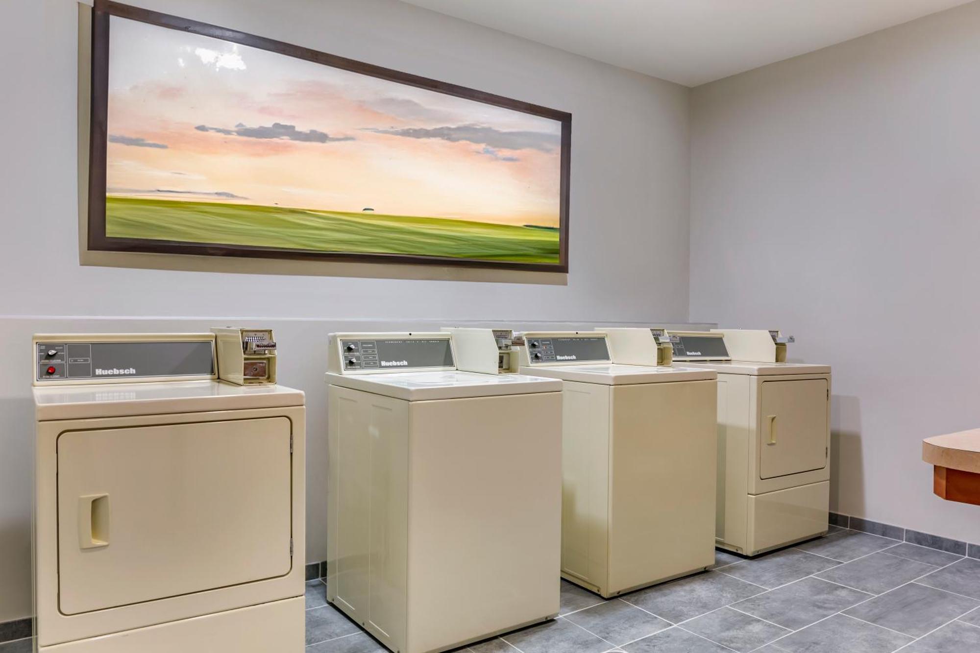 Comfort Inn & Suites Rapid City Near Mt Rushmore Экстерьер фото