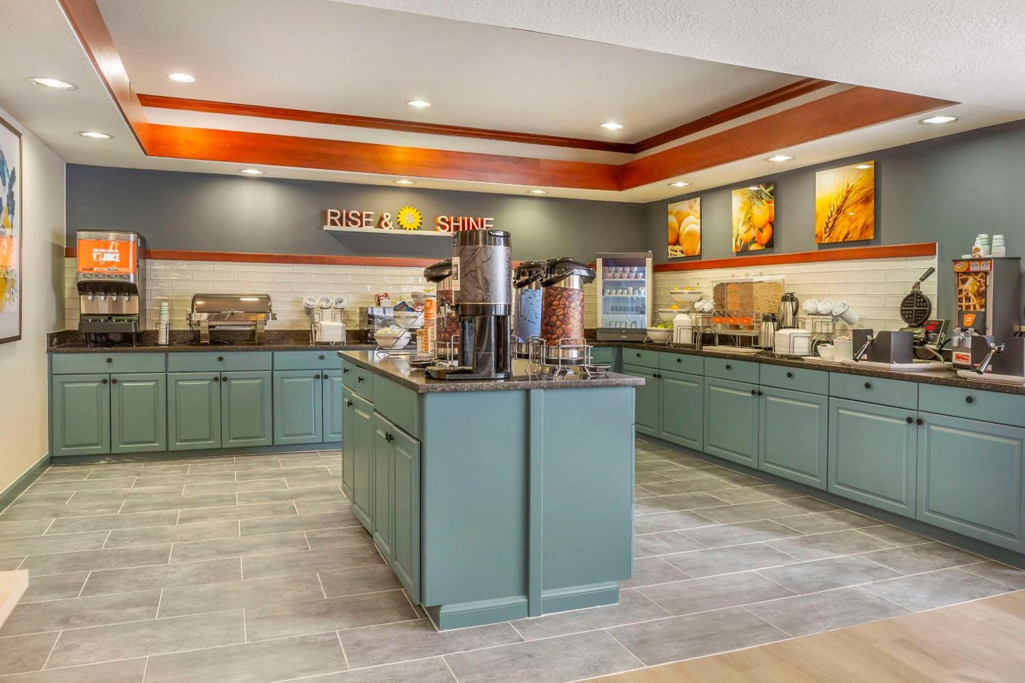 Comfort Inn & Suites Rapid City Near Mt Rushmore Экстерьер фото
