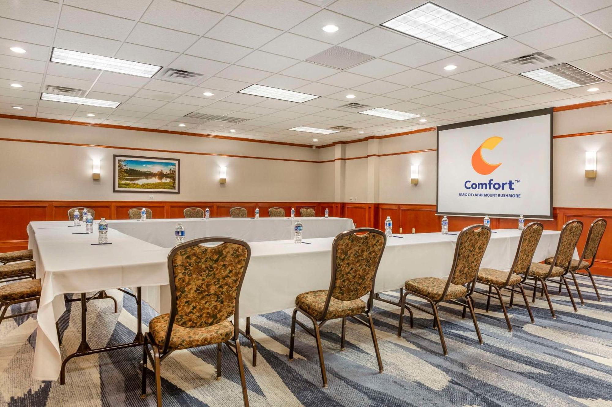 Comfort Inn & Suites Rapid City Near Mt Rushmore Экстерьер фото