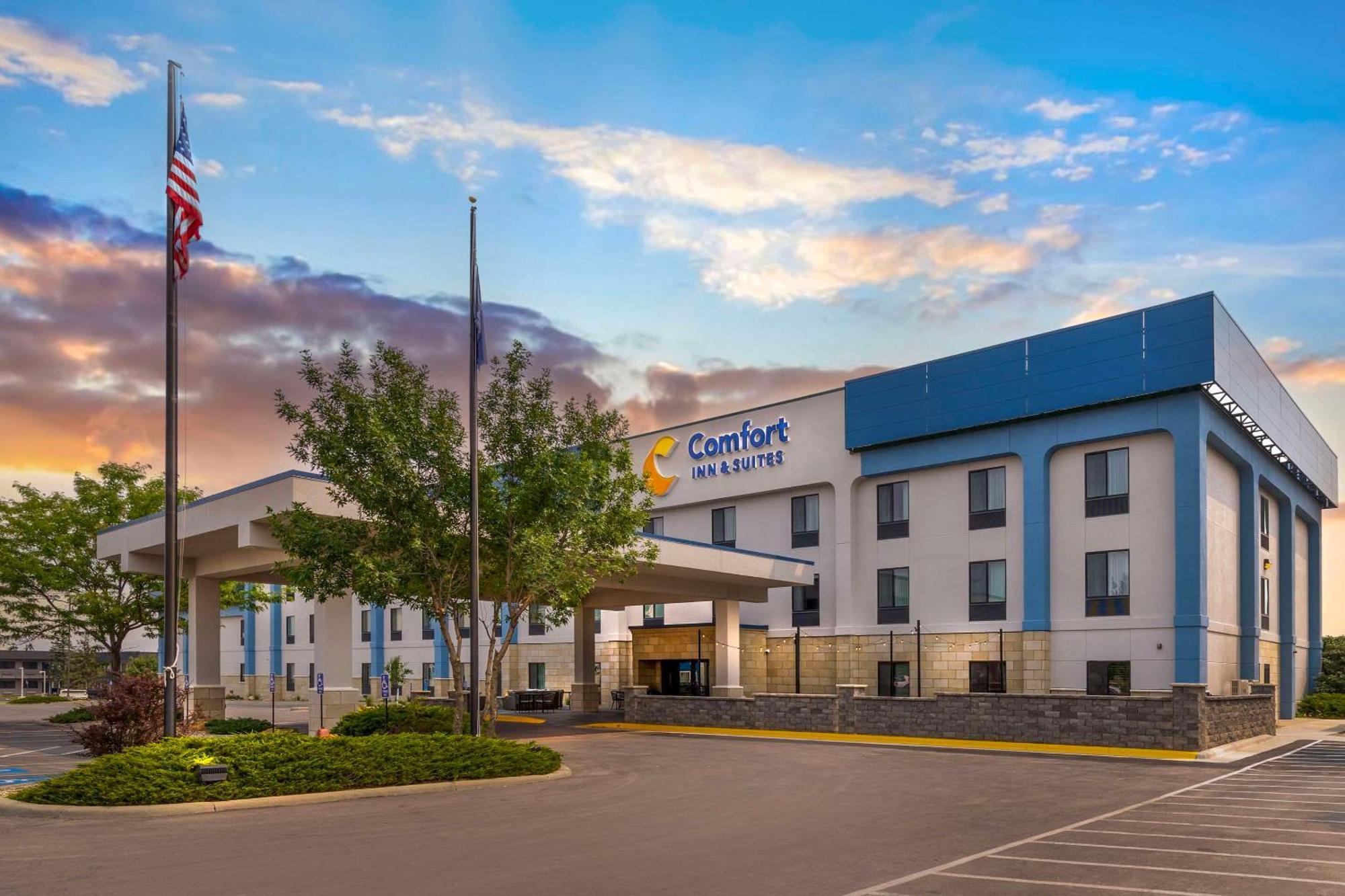 Comfort Inn & Suites Rapid City Near Mt Rushmore Экстерьер фото