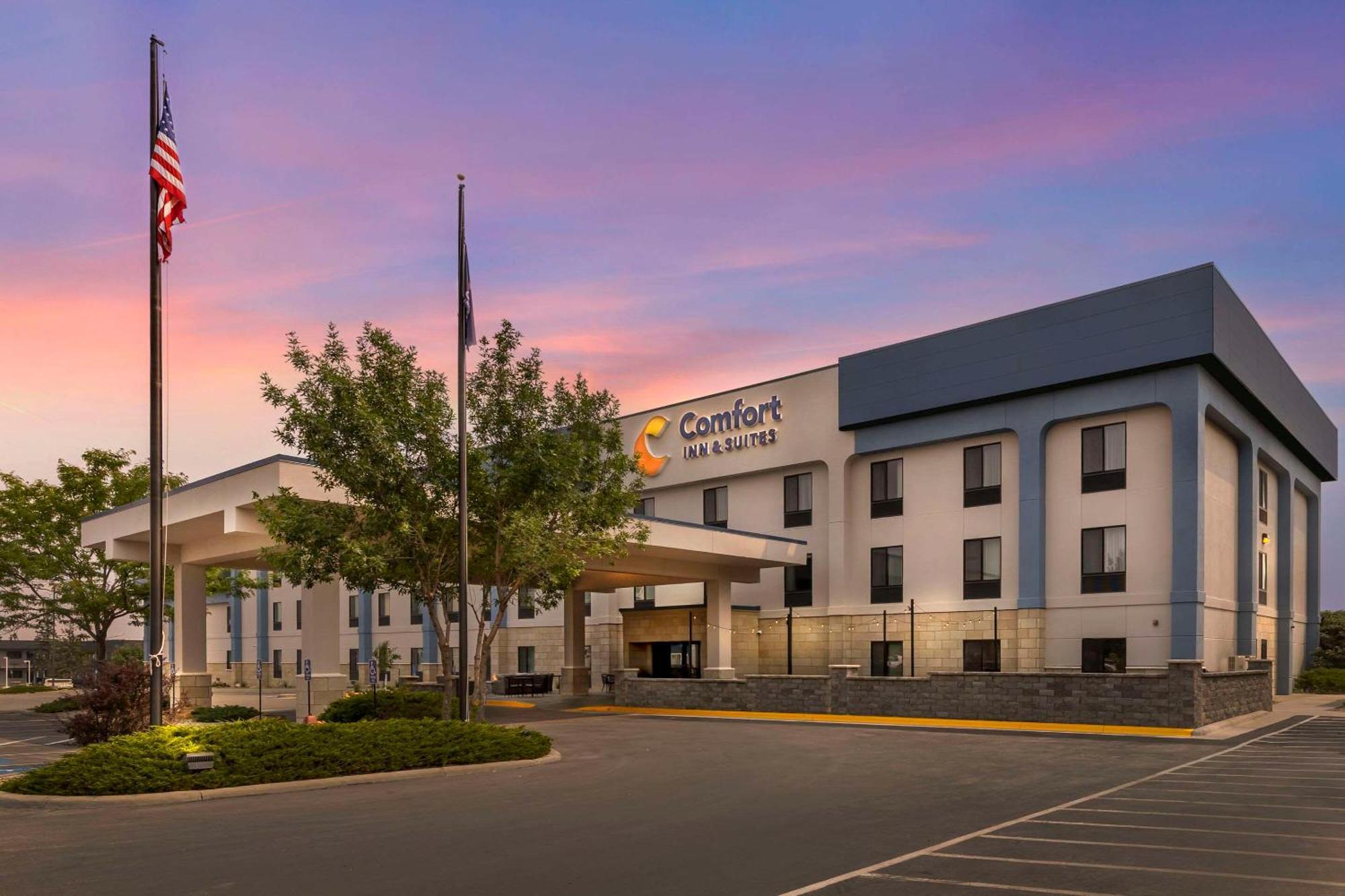 Comfort Inn & Suites Rapid City Near Mt Rushmore Экстерьер фото